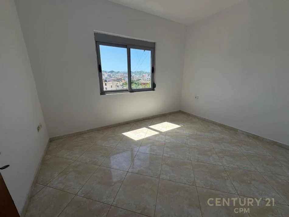 Tirane, shitet 2+1 Kati 4, 888 m² 1.020.000 € 