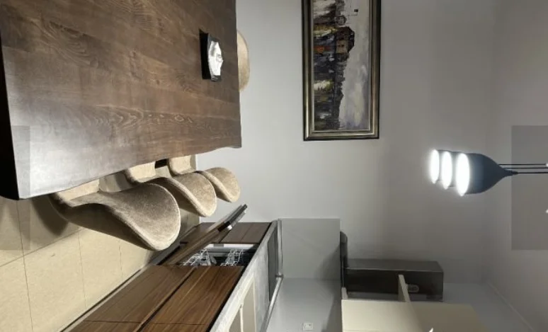 Tirane, jepet me qera apartament 2+1 Kati 2, 90 m² 600 € (Rruga Peti Tirane, Shqiperia)