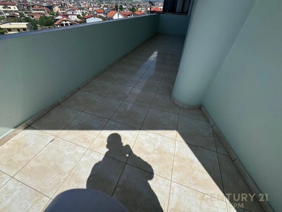 Tirane, shitet 2+1 Kati 4, 888 m² 1.020.000 € 