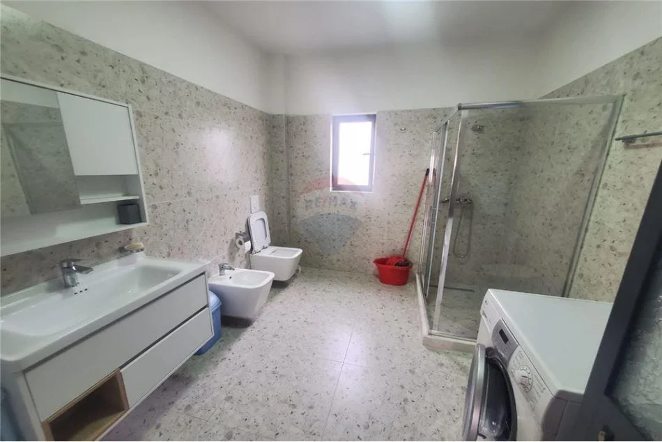 Tirane, jepet me qera 1+1 , 120 m² 350 € (Rruga Korabi - Don Bosko - Jordan Misja, Shqipëri)