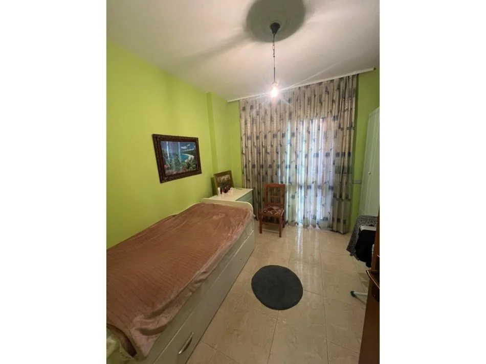 Tirane, jepet me qera apartament 2+1 Kati 2, 95 m² 600 € 