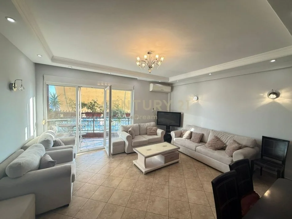 Tirane, shitet apartament 2+1+Ballkon Kati 6, 111 m² (Oxhaku)