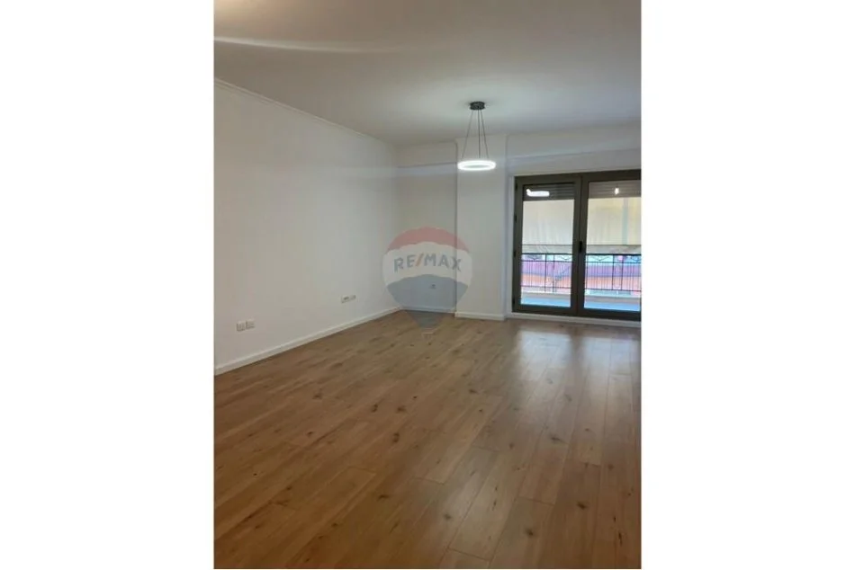 Shitet apartament 1+1 Kati 3, 218.000 €  (KOMPLEKSI DELIJORGJI)