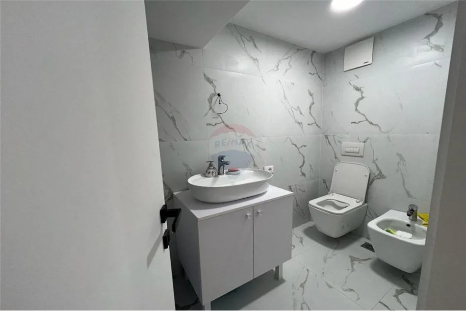 Tirane, shitet ambjent biznesi , 58 m² 270.000 € (Astir - Fabrika e Miellit, Shqipëri)