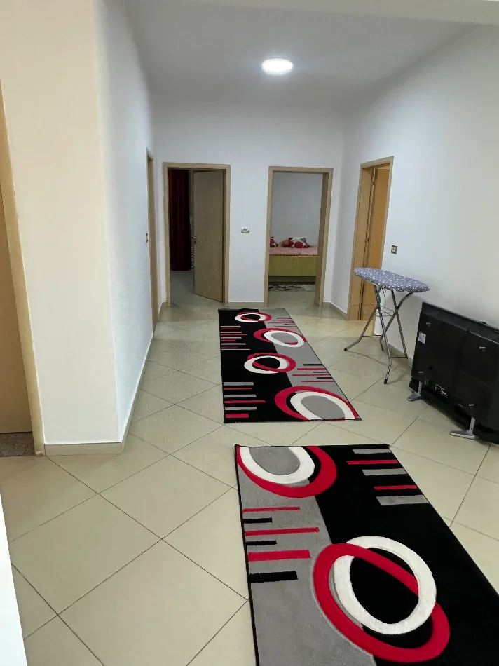 Tirane, jepet me qera apartament 3+1+Ballkon Kati 2, 190 m² 750 € (Rruga “Prengaj” Babrru)