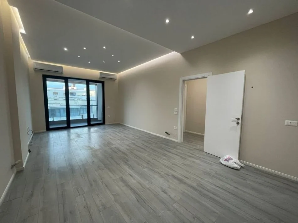 Tirane, shitet apartament 2+1+Aneks+Ballkon Kati 7, 119 m² 340.000 € (Square 21(Arlis))