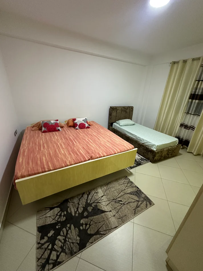 Tirane, jepet me qera apartament 3+1+Ballkon Kati 2, 190 m² 750 € (Rruga “Prengaj” Babrru)