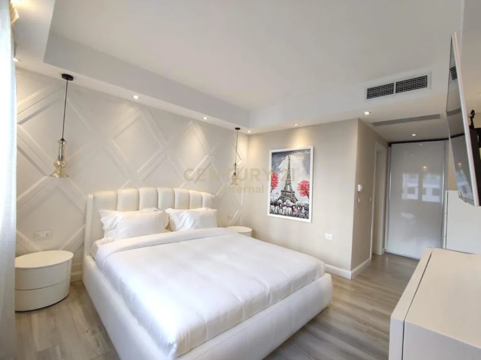 Tirane, jepet me qera apartament 3+1+Ballkon Kati 3, 190 m² 2.000 € (kompleksi Nobis)