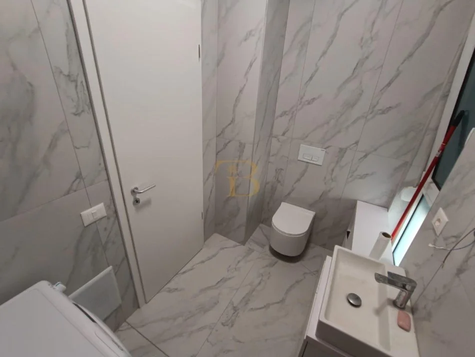 Tirane, jepet me qera apartament 1+1 , 60 m² 450 € 