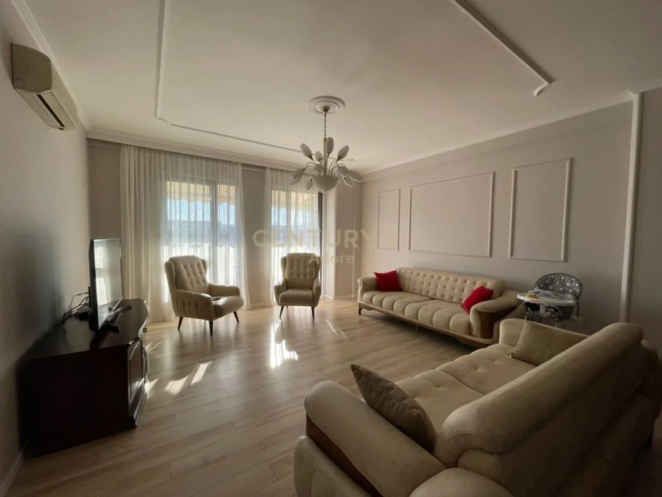 Tirane, jepet me qera apartament 2+1 Kati 7, 120 m² 750 € 