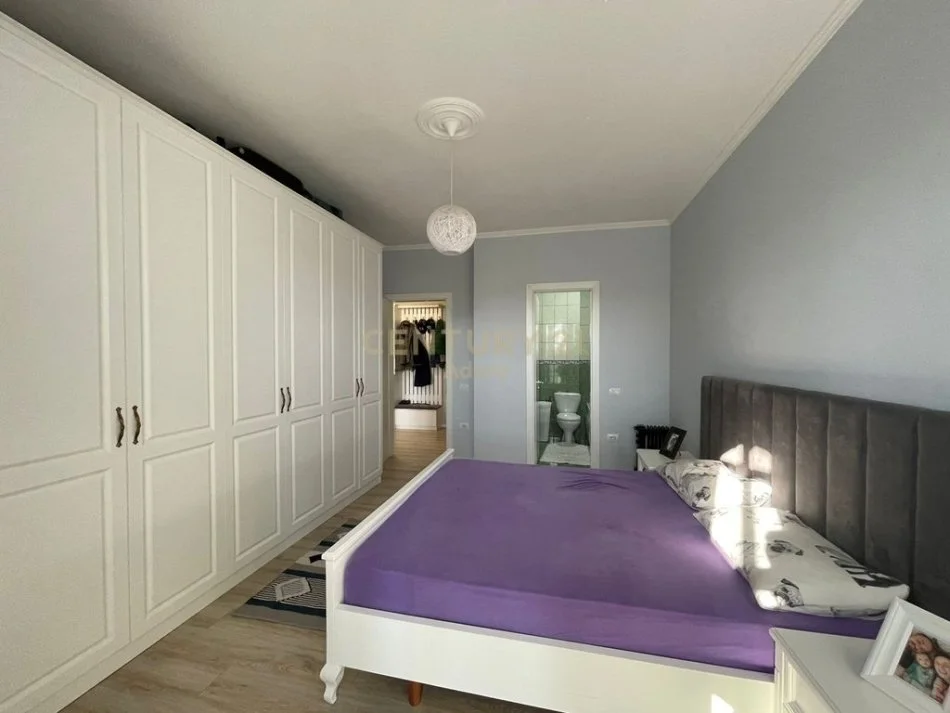 Tirane, jepet me qera apartament 2+1 Kati 7, 120 m² 750 € 