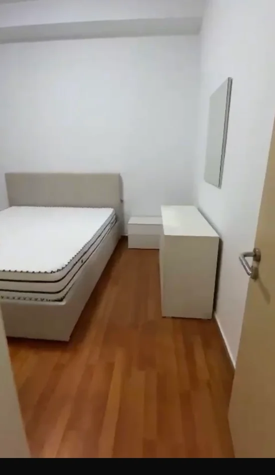 Tirane, jepet me qera apartament 1+1 Kati 2, 70 m² 50.000 Lek (Kopshti Botanik prane Palestres tek Nenkalimi)
