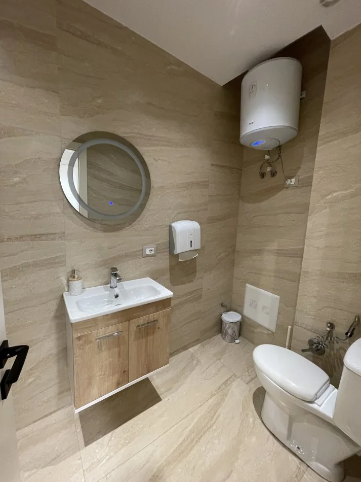 Tirane, shes ambjent biznesi Kati 0, 100 m² 50.000 € (Shitje Biznesi Komuna Parisit)