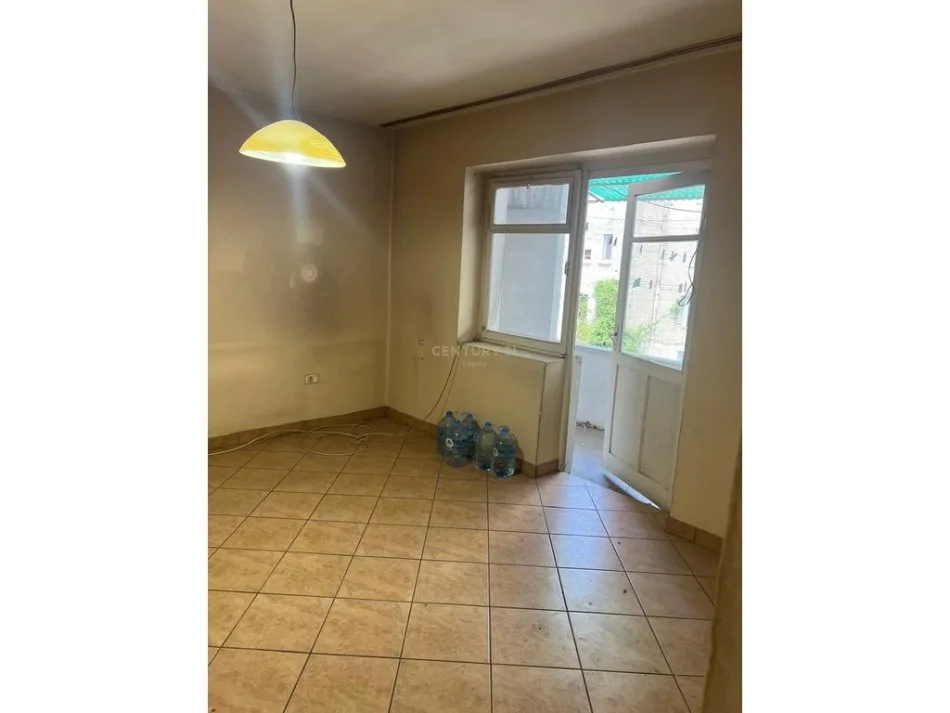 Tirane, shitet apartament 2+1 Kati 3, 79 m² 126.000 € 