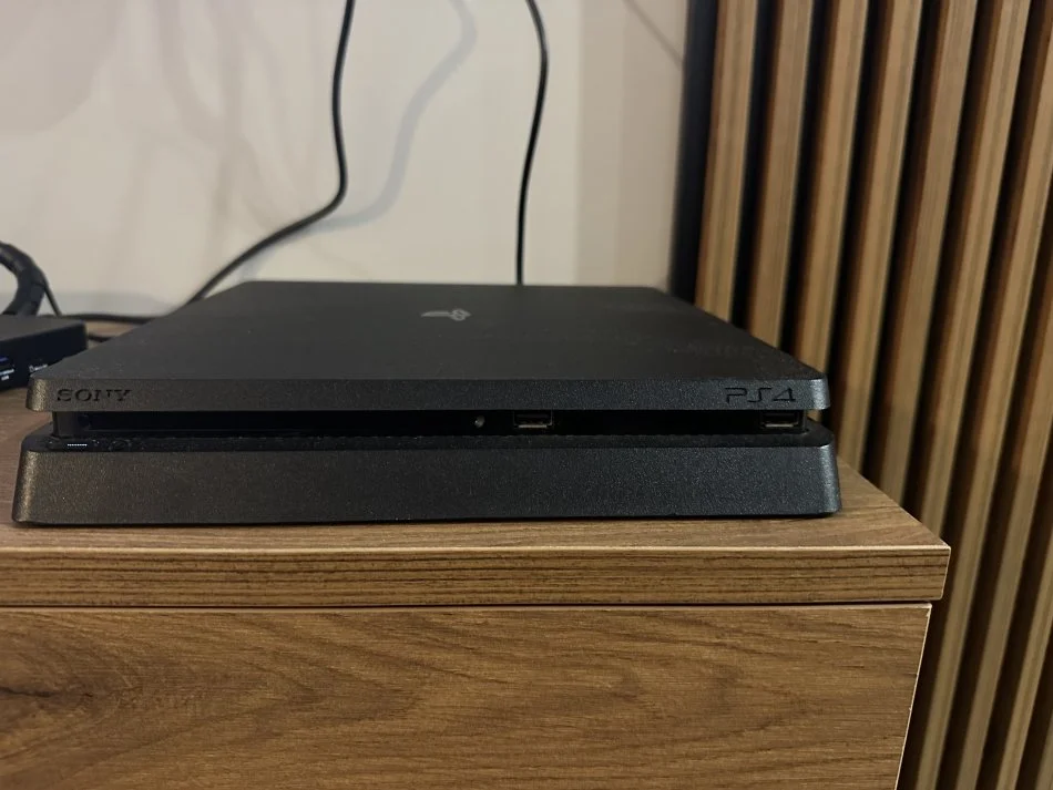 Tirane, shes Play Station Play station 4