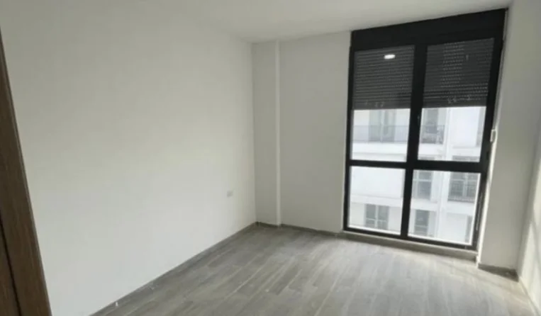 Tirane, jepet me qera apartament 3+1+Ballkon , 120 m² 45.000 € (Rruga 5 Maji Tirane, Shiperia)