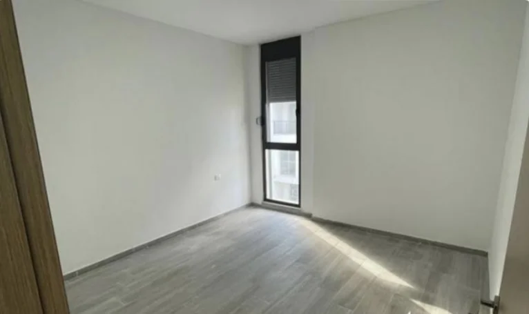 Tirane, jepet me qera apartament 3+1+Ballkon , 120 m² 45.000 € (Rruga 5 Maji Tirane, Shiperia)