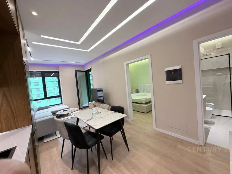 Tirane, jepet me qera apartament 1+1 Kati 3, 72 m² 600 € (rruga 5 maji)