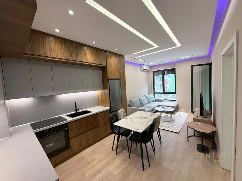 Tirane, jepet me qera apartament 1+1 Kati 3, 72 m² 600 € (rruga 5 maji)