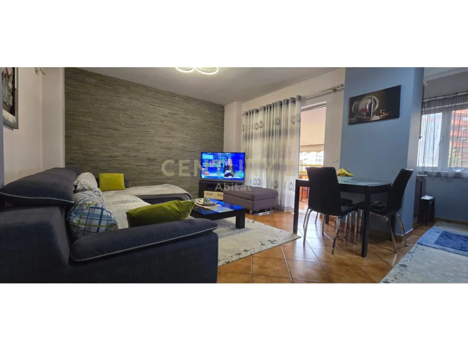 Tirane, shes apartament 3+1+Aneks+Ballkon Kati 3, 123 m² 290.000 € (Rruga e kavajes)