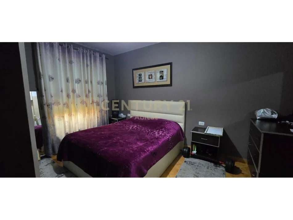 Tirane, shes apartament 3+1+Aneks+Ballkon Kati 3, 123 m² 290.000 € (Rruga e kavajes)