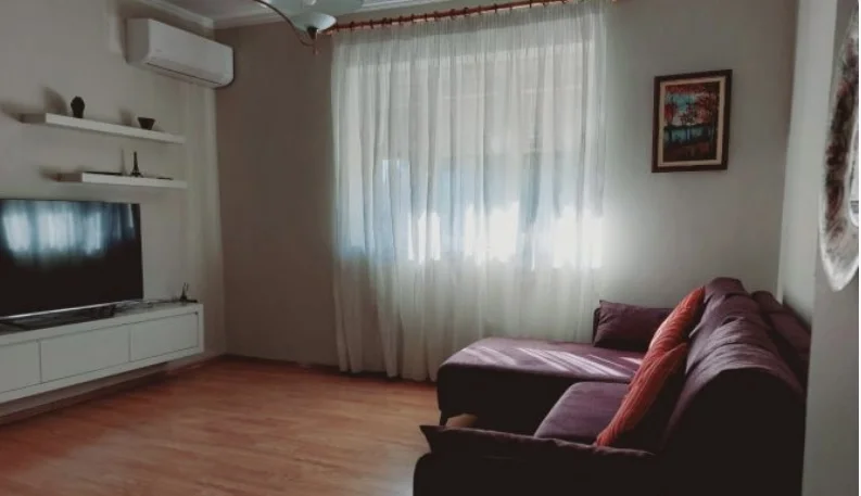 Tirane, jepet me qera apartament 2+1 Kati 3, 80 m² 600 € (21 Dhjetori)