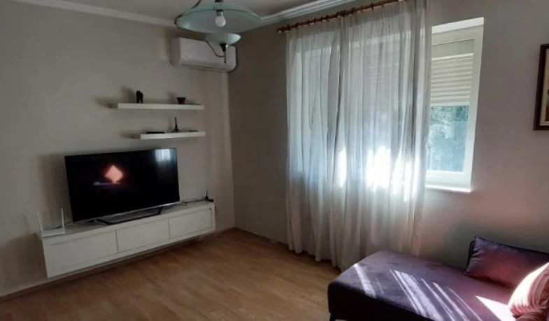 Tirane, jepet me qera apartament 2+1 Kati 3, 80 m² 600 € (21 Dhjetori)