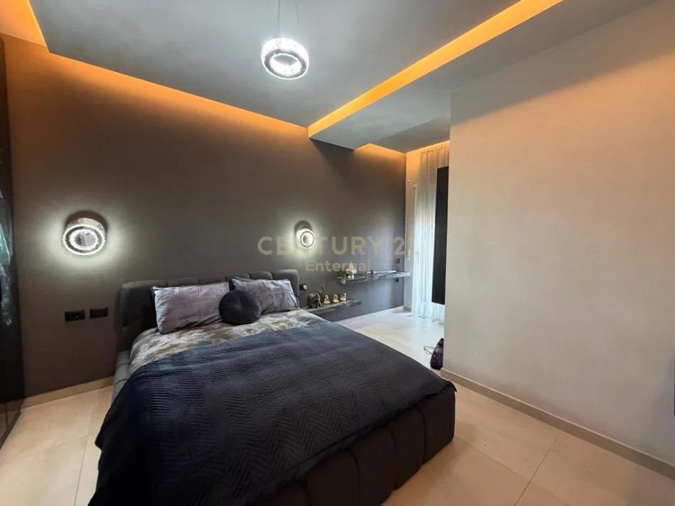 Tirane, shes apartament 3+1+Aneks+Ballkon Kati 8, 170 m² 330.000 € (Golden Park 3)