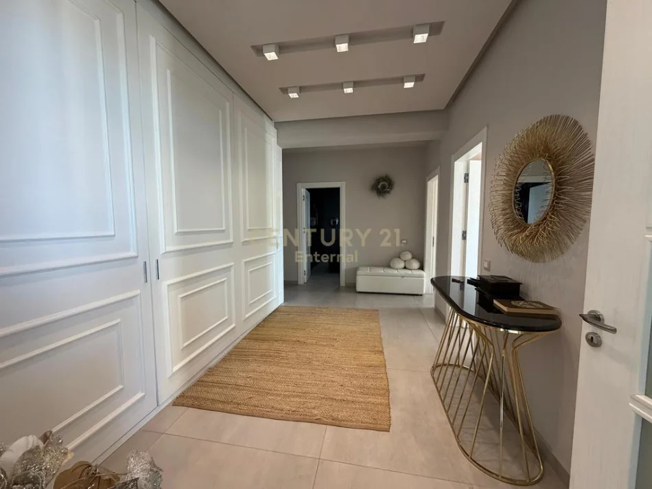 Tirane, shes apartament 3+1+Aneks+Ballkon Kati 8, 170 m² 330.000 € (Golden Park 3)