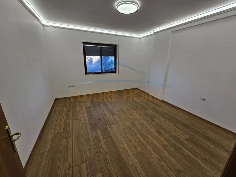 Tirane, shitet apartament 2+1+Ballkon Kati 1, 115 m² 219.000 € (Shkolla Partizani)