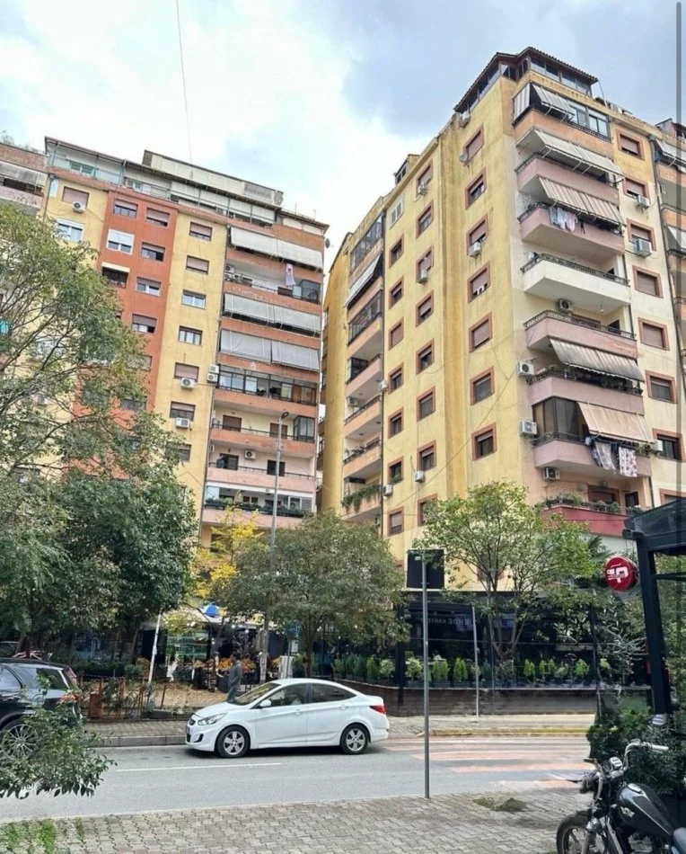 Tirane, shitet apartament duplex , 370.000 € 