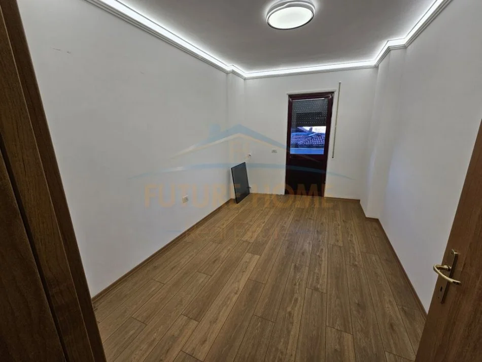 Tirane, shitet apartament 2+1+Ballkon Kati 1, 115 m² 219.000 € (Shkolla Partizani)