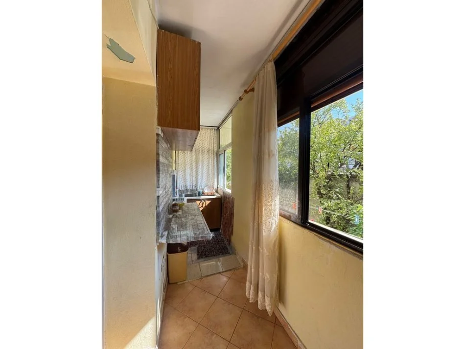 Tirane, jepet me qera apartament 1+1 Kati 2, 50 m² 350 € 