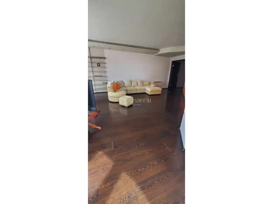 Tirane, shes apartament 3+1+Aneks+Ballkon Kati 6, 157 m² 267.000 € (Rrapi hekali)