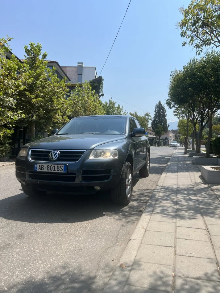 Tirane, jap me qera SUV | Fuoristrad | xhip volkswagen touareg Nafte, automatik Klima 204 km 45 €