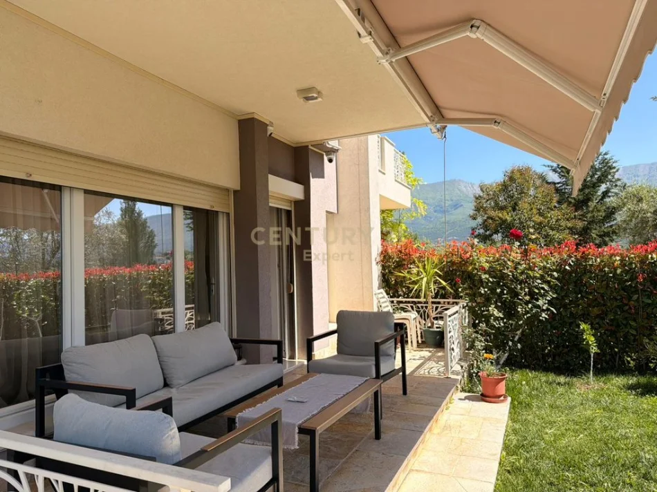 Tirane, jepet me qera Vile 4+1+Ballkon Kati 2, 450 m² 3.500 € (liqeni Farkes)