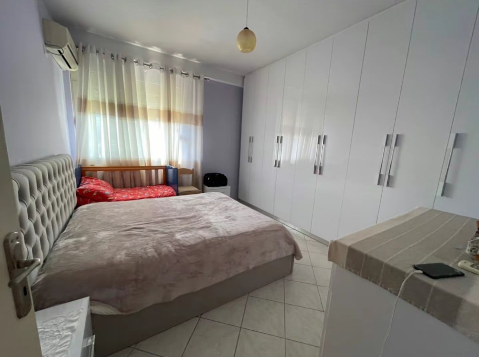 Tirane, jap me qera apartament 2+1+Ballkon Kati 4, 96 m² 399 € (Astir)