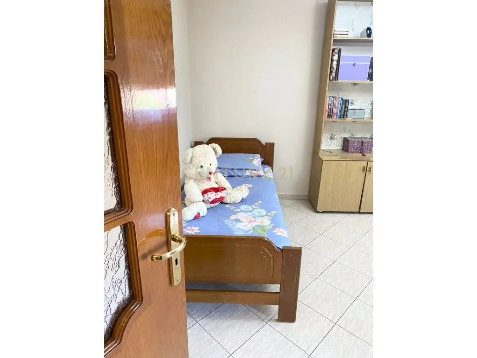 Tirane, jepet me qera apartament 1+1 Kati 3, 60 m² 500 €