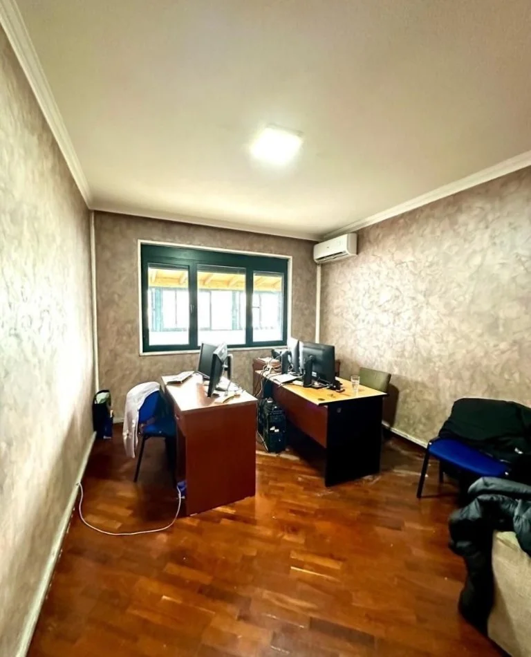 Tirane, shitet apartament , 165 m² 420.000 € 