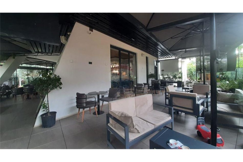 Tirane, jepet me qera bar-kafe , 262 m² 2.000 € (Rruga Ndre Mjeda - 21 Dhjetori, Shqipëri)