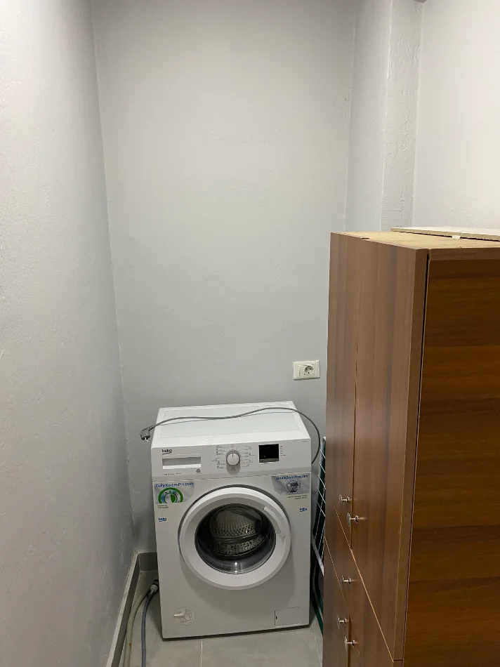 Tirane, jepet me qera apartament 1+1 Kati 2, 60 m² 450 € (Tirana e re)