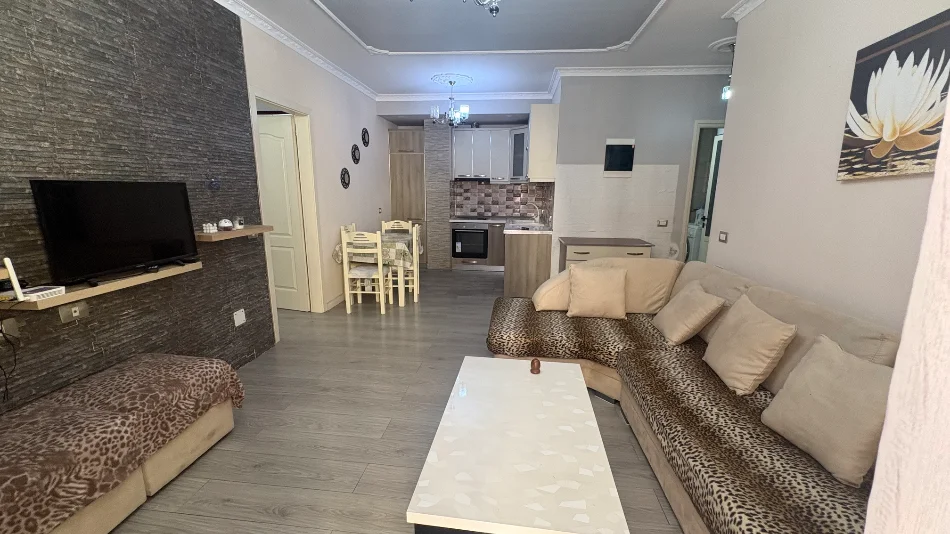 Shqiperi, jepet me qera apartament 2+1+Ballkon Kati 3, 500 € (tom plezha)