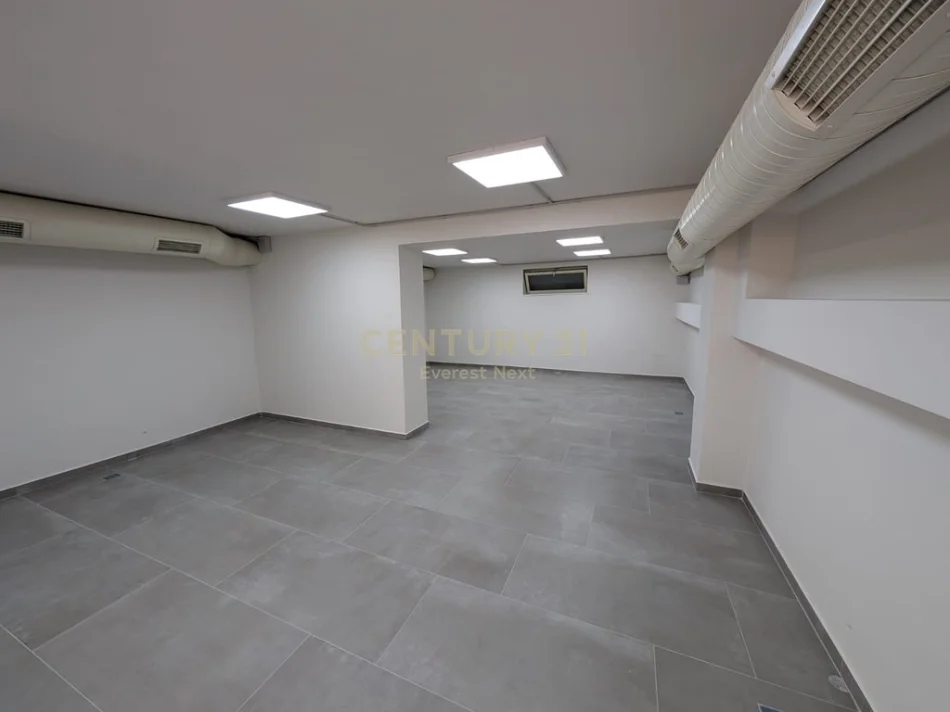 Tirane, jepet me qera ambjent biznesi Kati -1, 140 m² 1.800 € 