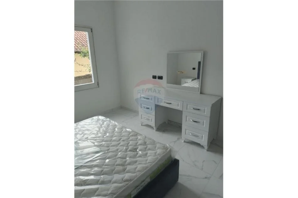 Tirane, jepet me qera apartament 2+1 , 119 m² 400 € (Rruga Korabi - Rruga Jordan Misja - Don Bosko - Jordan Misja, Shqipëri)
