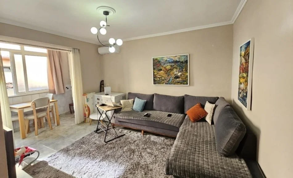 Tirane, jepet me qera apartament 1+1 Kati 2, 80 m² 500 € (Rruga bardhyl)