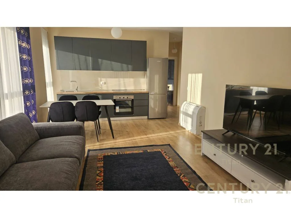 Tirane, jepet me qera apartament 2+1+Aneks+Ballkon Kati 2, 101 m² 700 € 
