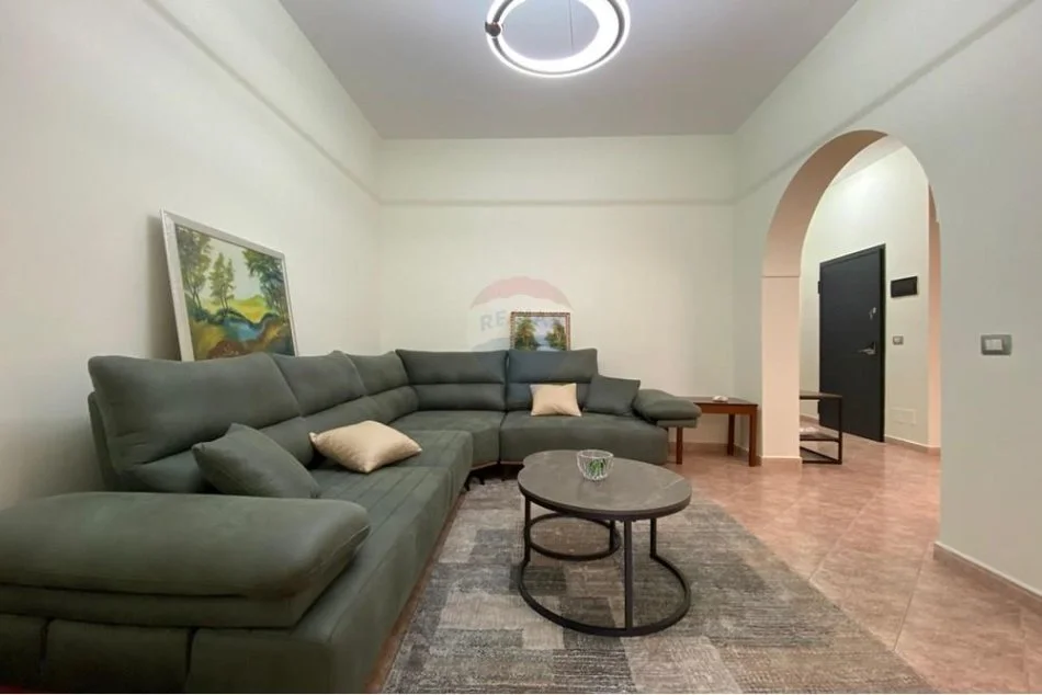 Tirane, jap me qera apartament 3+1 , 95 m² 850 € (Vasil Shanto!)
