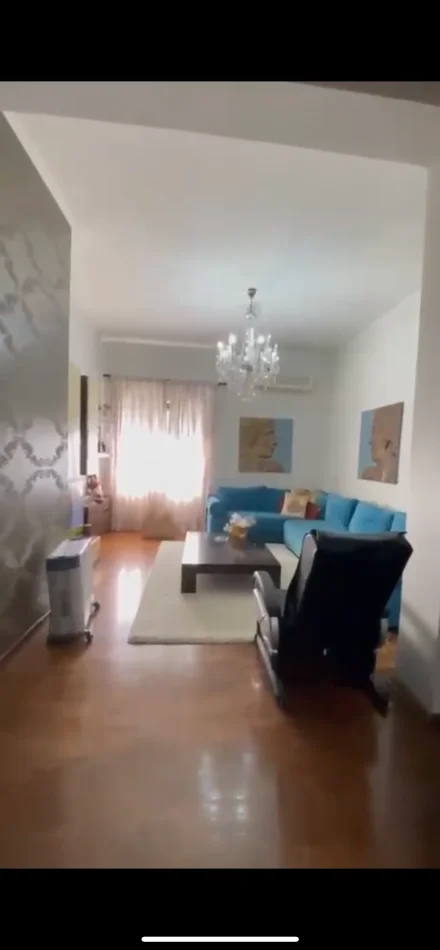 Tirane, jepet me qera apartament 2+1 Kati 4, 300 m² 1.000 € (Rruga e Dibres)