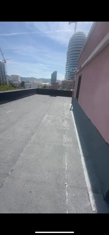 Tirane, jepet me qera apartament 2+1 Kati 4, 300 m² 1.000 € (Rruga e Dibres)