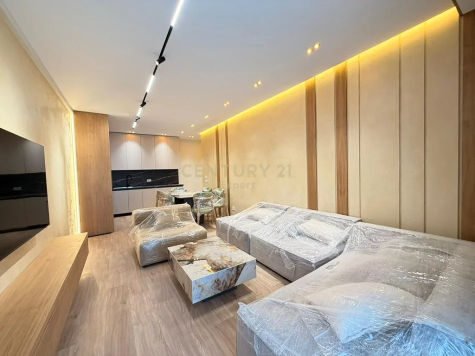 Tirane, jepet me qera apartament 2+1+Aneks+Ballkon Kati 3, 115 m² 1.500 € 